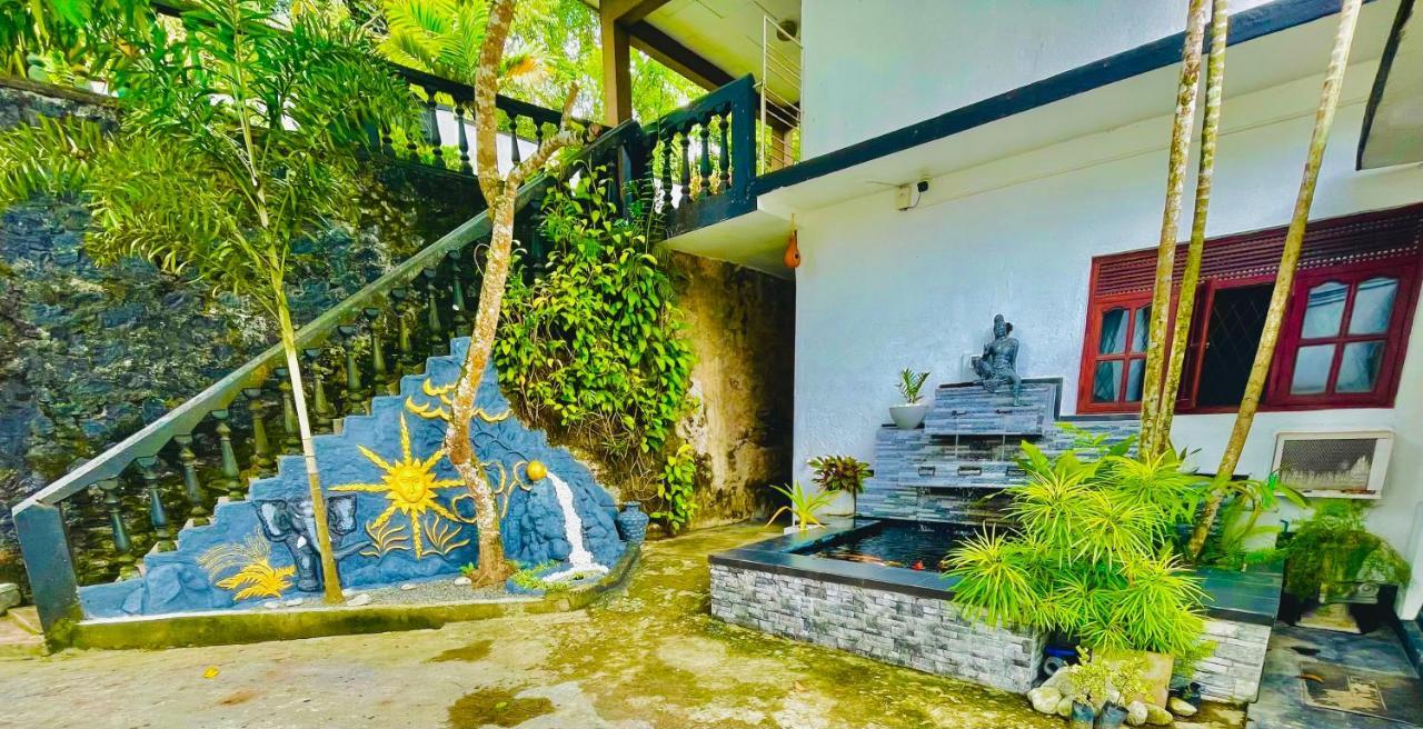Hotel Travellers Halt Ratnapura Exterior foto